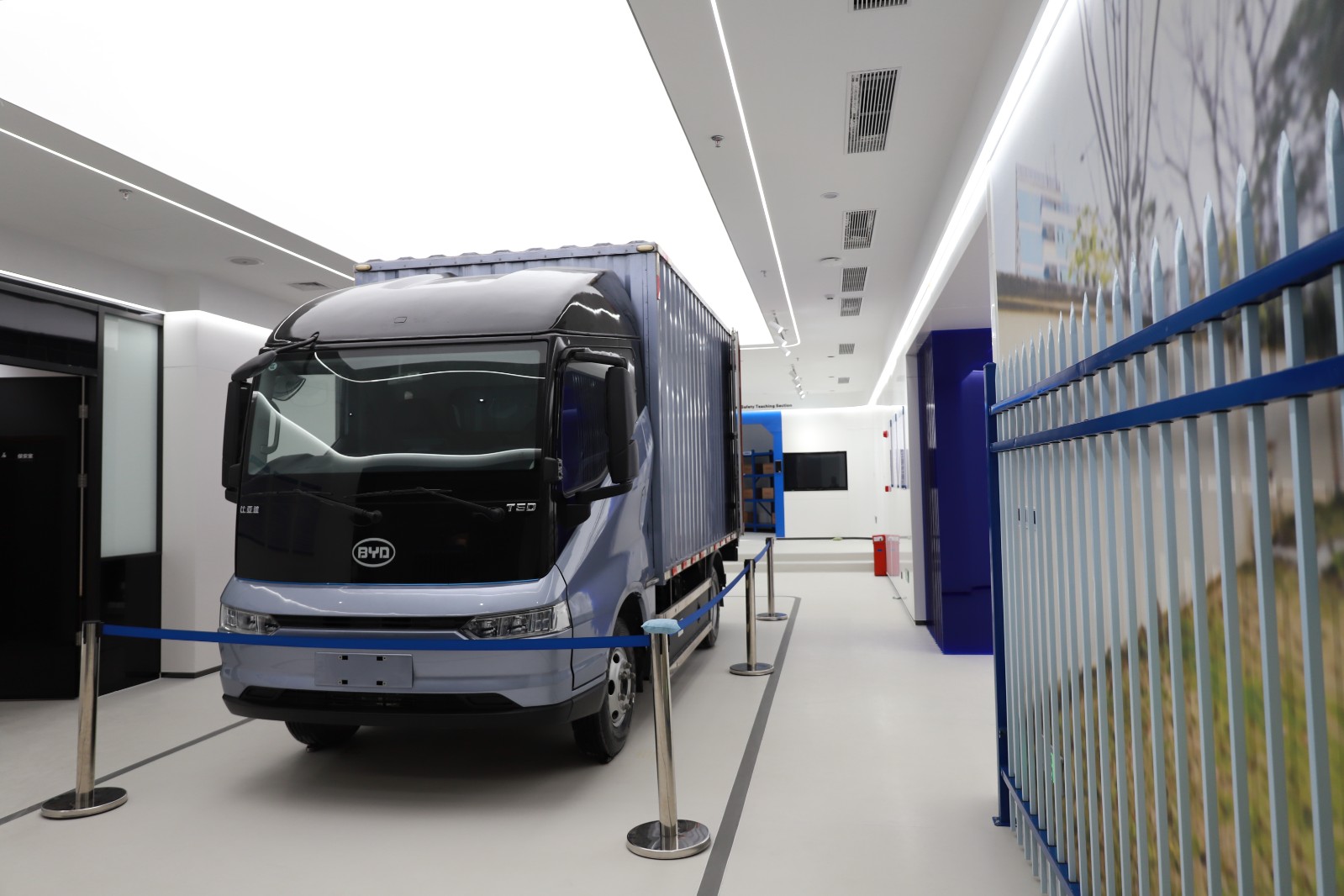 ʵ����ѵ�������׽�ѧ�� (2).JPG